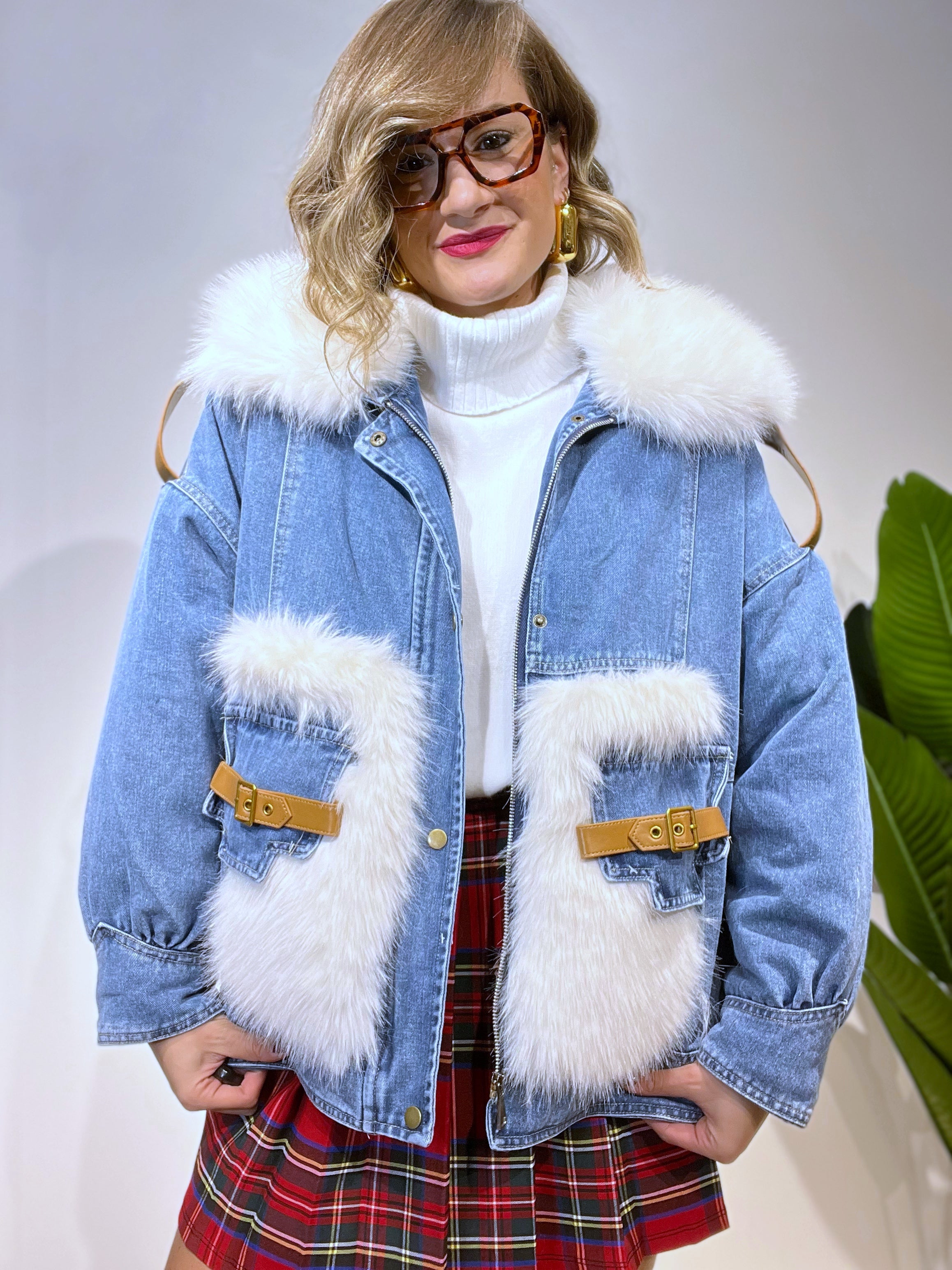 Bomber in jeans con inserti di ecopelliccia