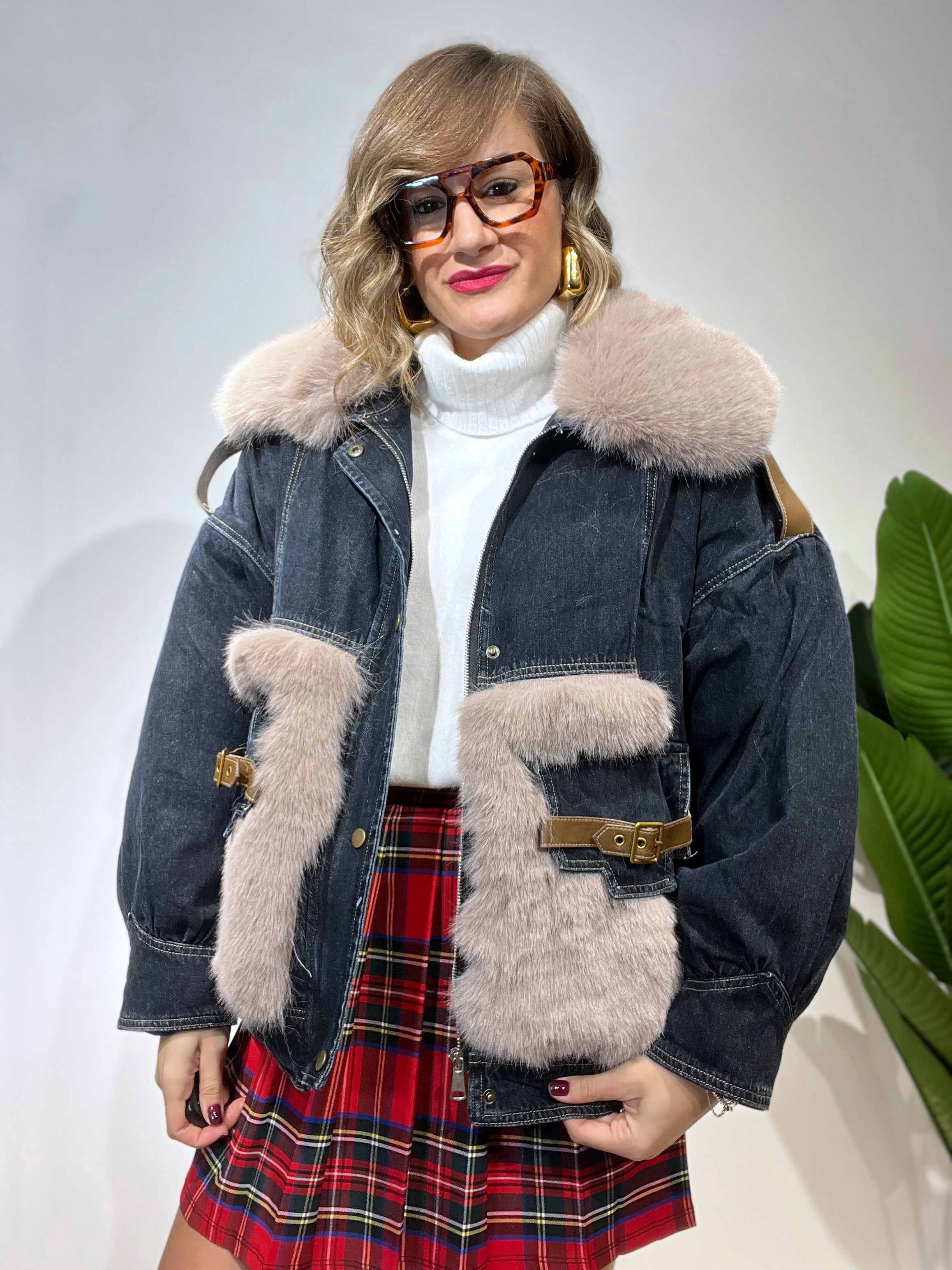 Bomber in jeans con inserti di ecopelliccia