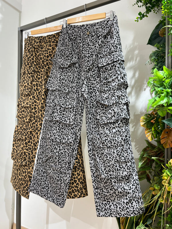 Jeans cargo animalier