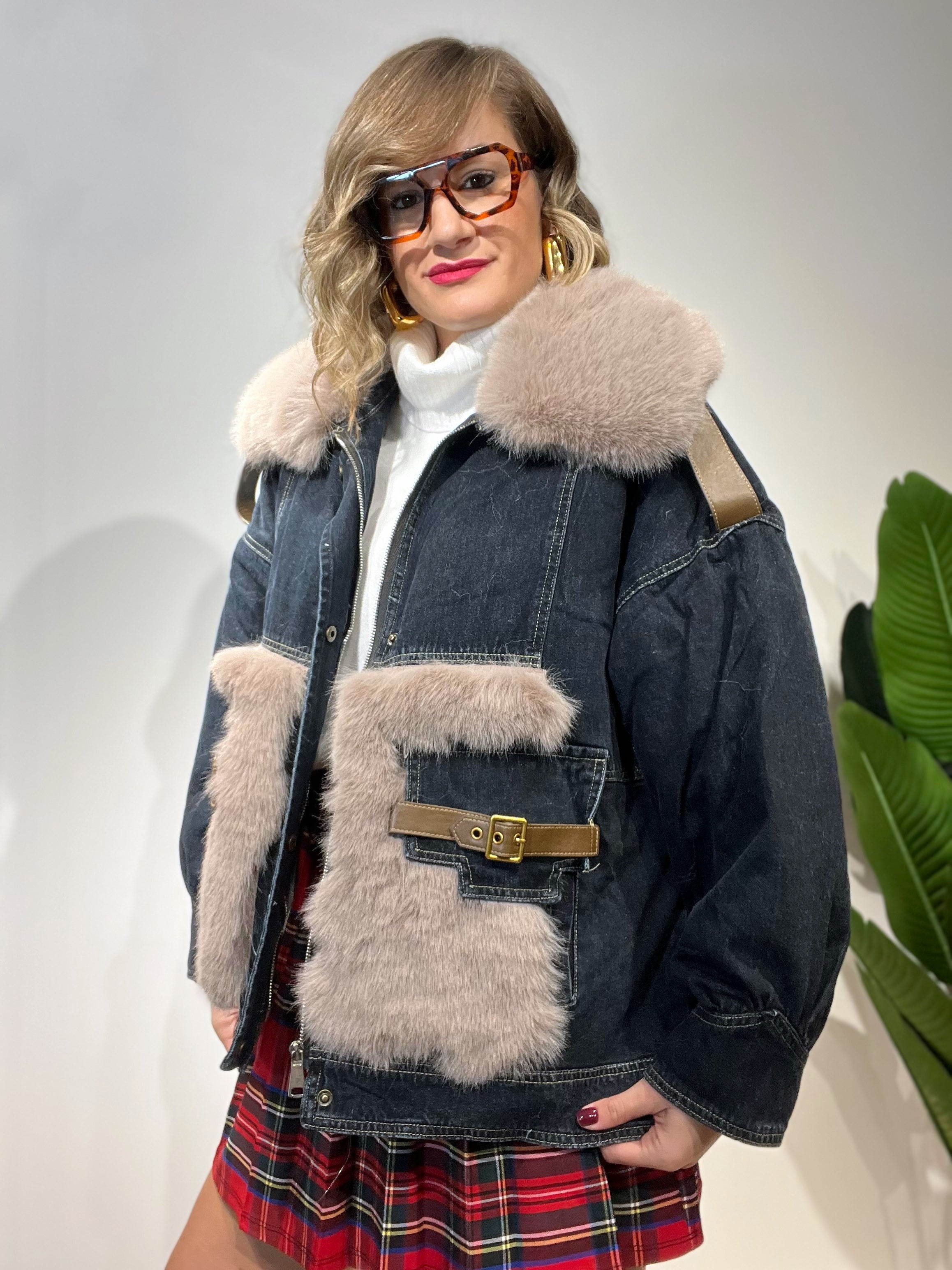 Bomber in jeans con inserti di ecopelliccia