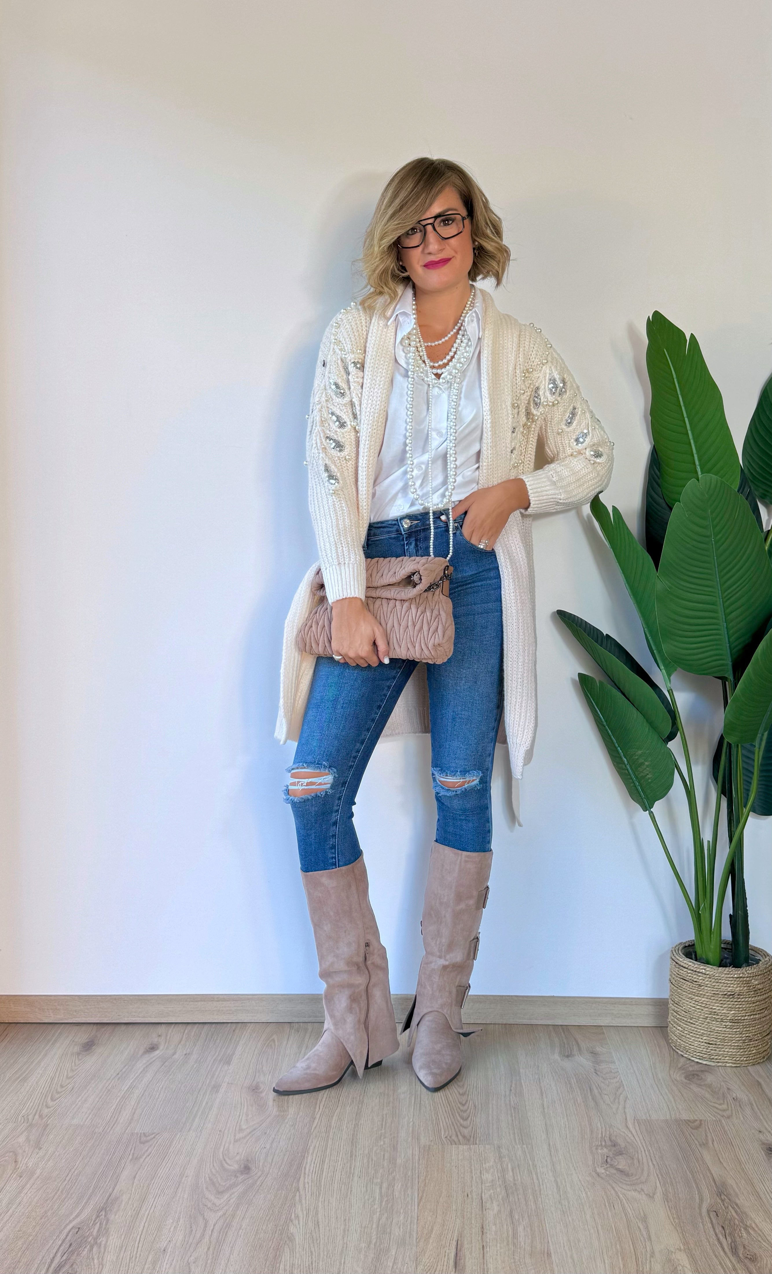 Jeans skinny con strappi sulle ginocchia